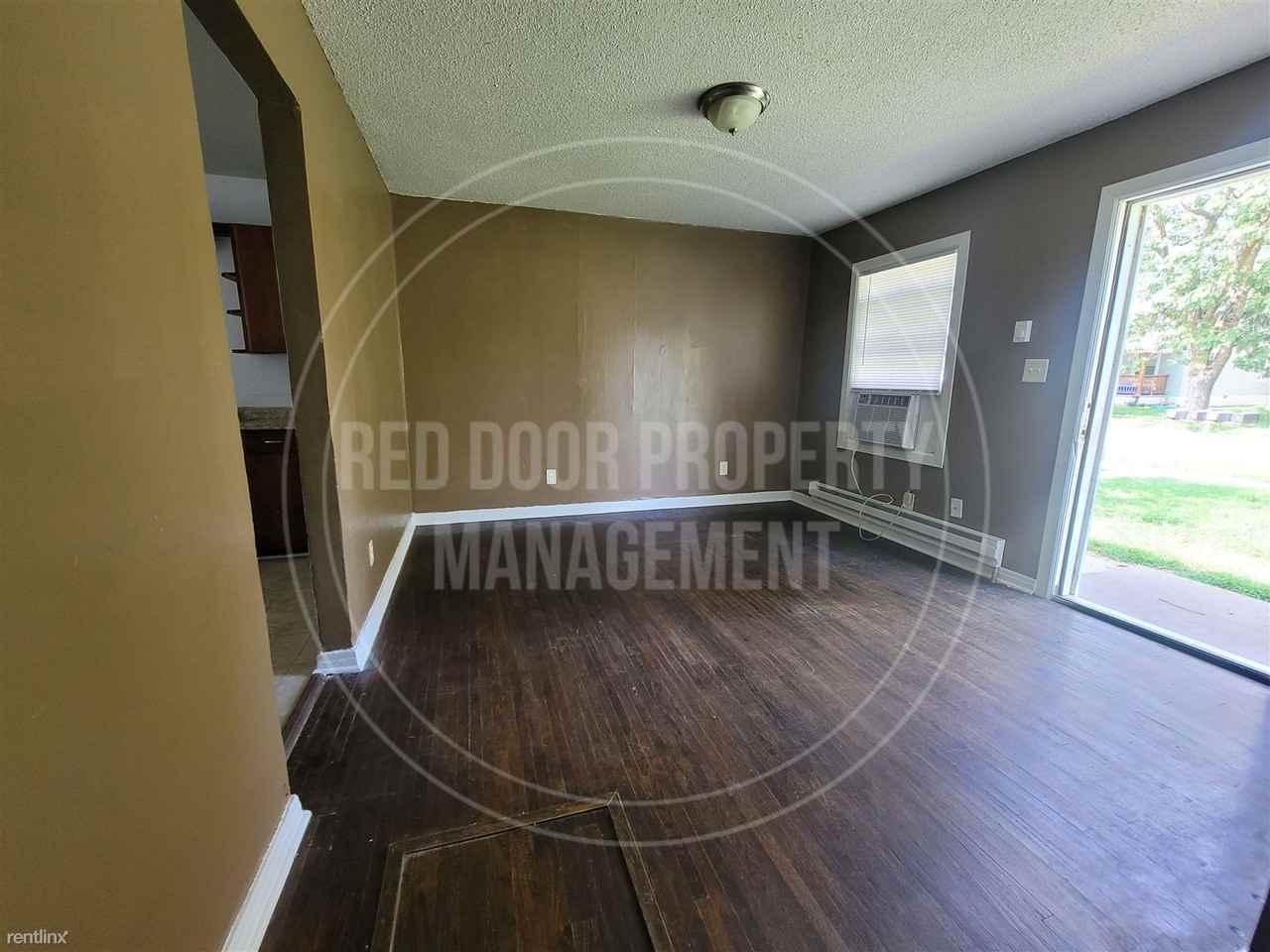 706 S Sycamore St - Photo 3 of 6