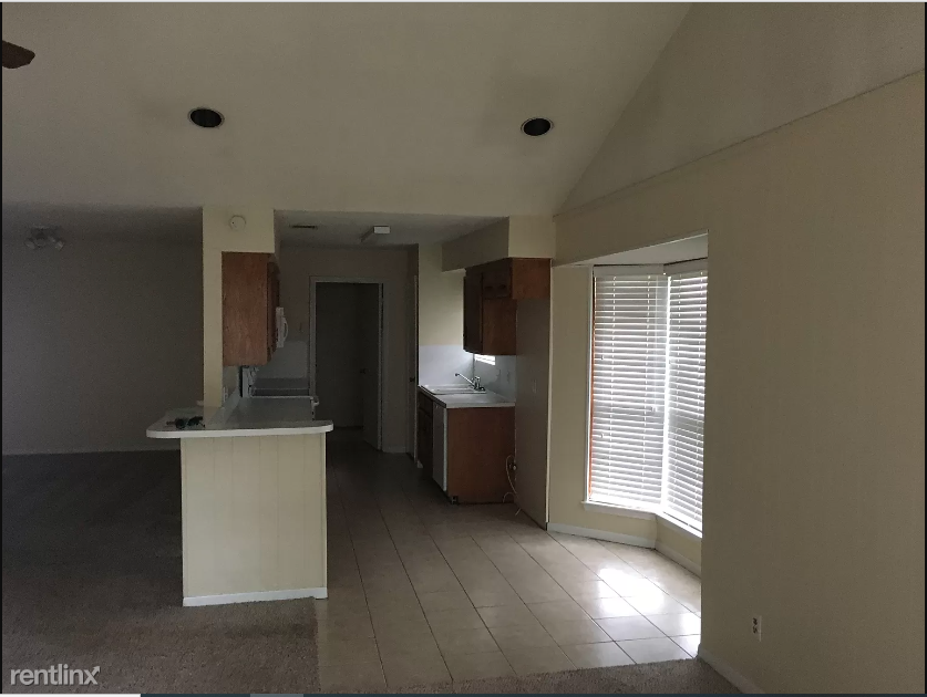 2318 Cambridge Ct N - Photo 2 of 4