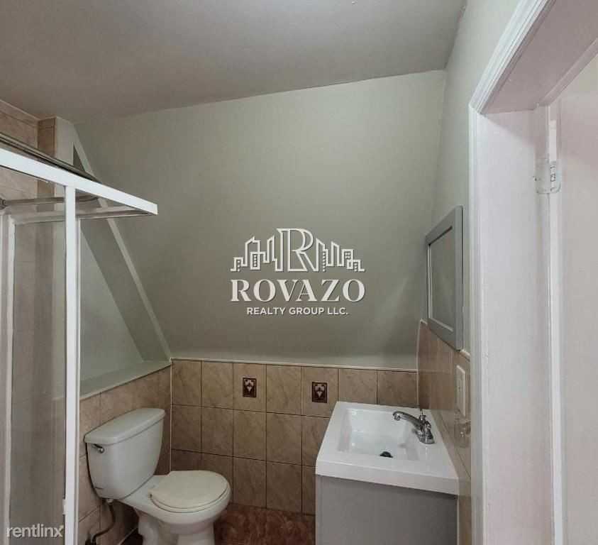 413 Summer Ave - Photo 2 of 5