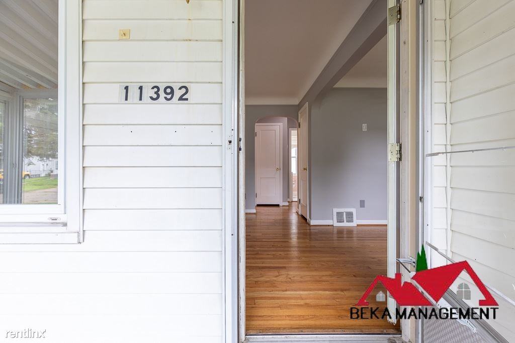 11392 Columbia - Photo 3 of 21