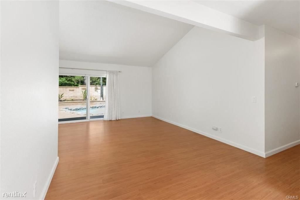 22091 Calderas - Photo 2 of 9