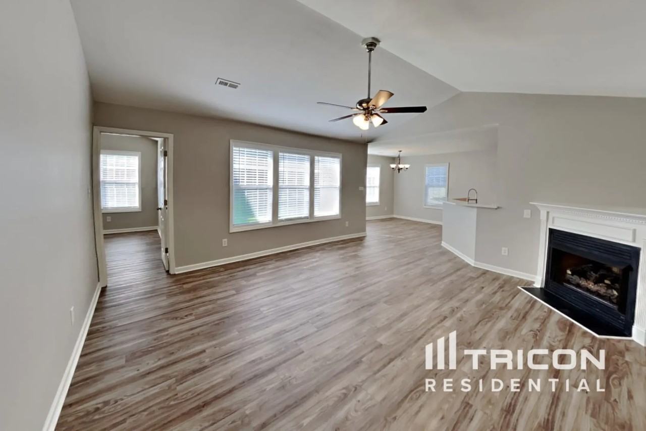 4660 Hanley Park Dr - Photo 3 of 19