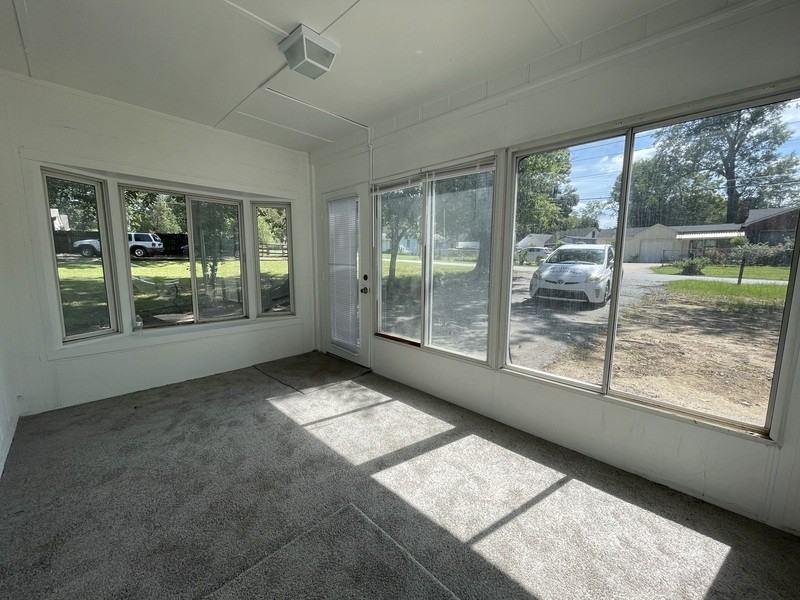 4526 Northaven Dr - Photo 3 of 17