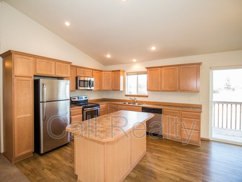 2105 N Eden Rd - Photo 3 of 13