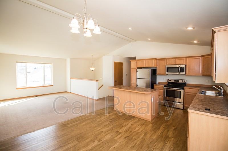 2105 N Eden Rd - Photo 4 of 13