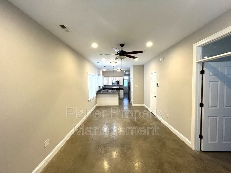 1403 Spotsylvania St - Photo 2 of 24