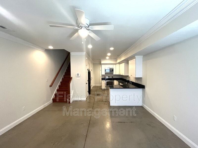 610 Spring St - Photo 2 of 26