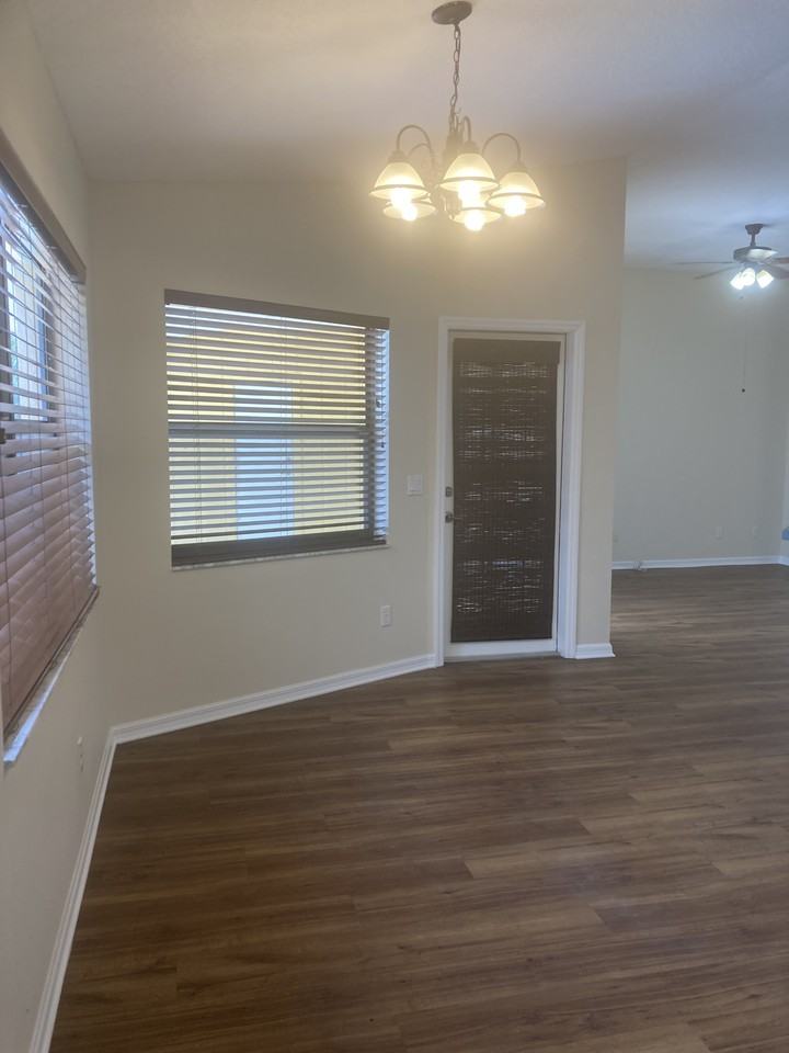 15470 Brainbridge Cir - Photo 7 of 22