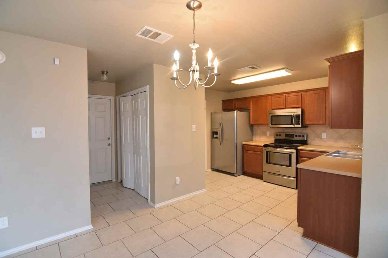 4613 Honeystreet Bridge Ln - Photo 5 of 21