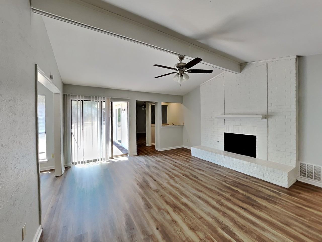 1706 Saint James Dr - Photo 3 of 19