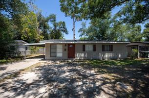 featured image of 1409 Clover Dr