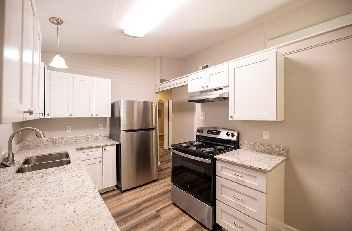 1409 Clover Dr - Photo 4 of 11