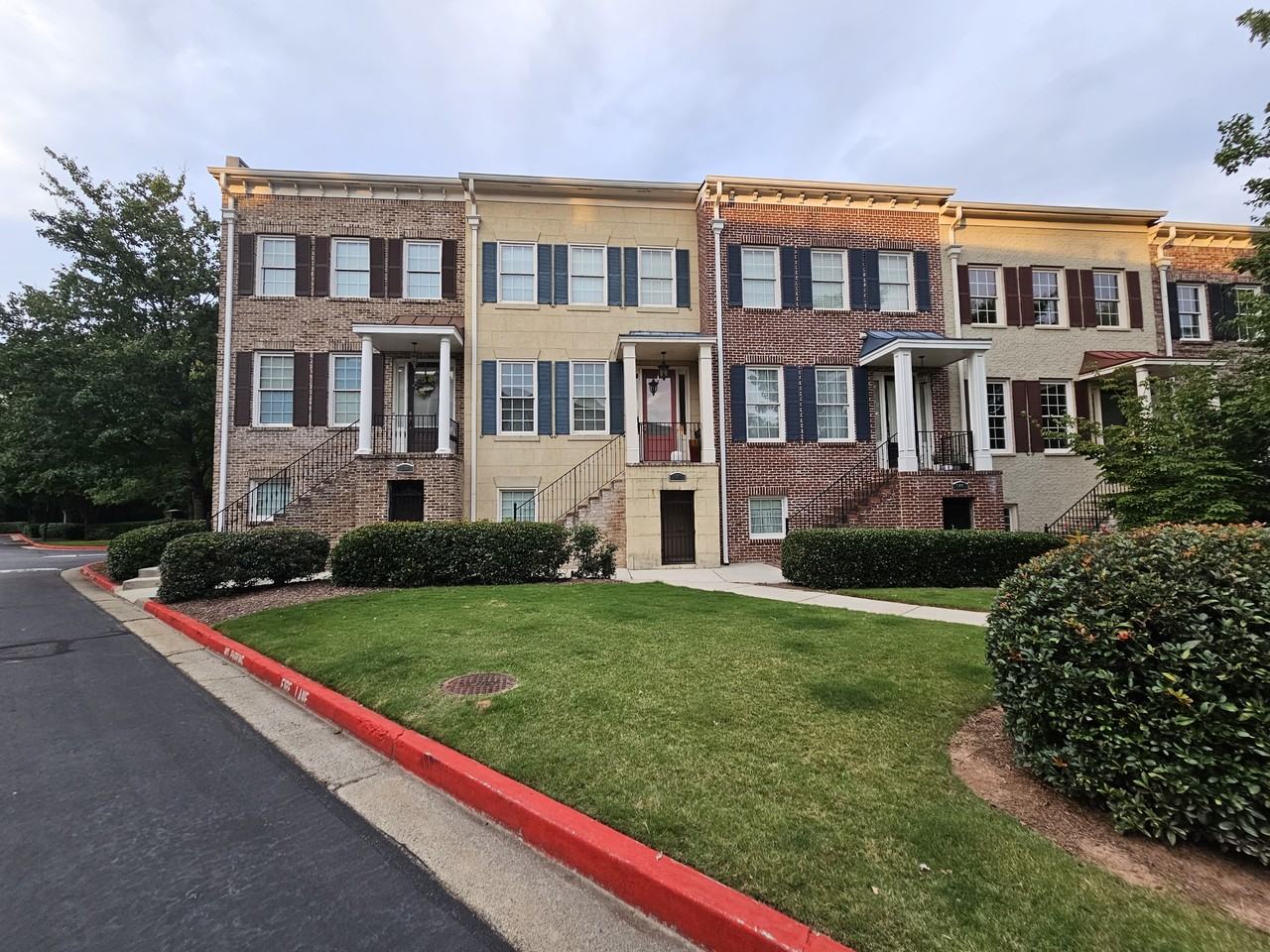 948 Persimmon Pt - Photo 3 of 46