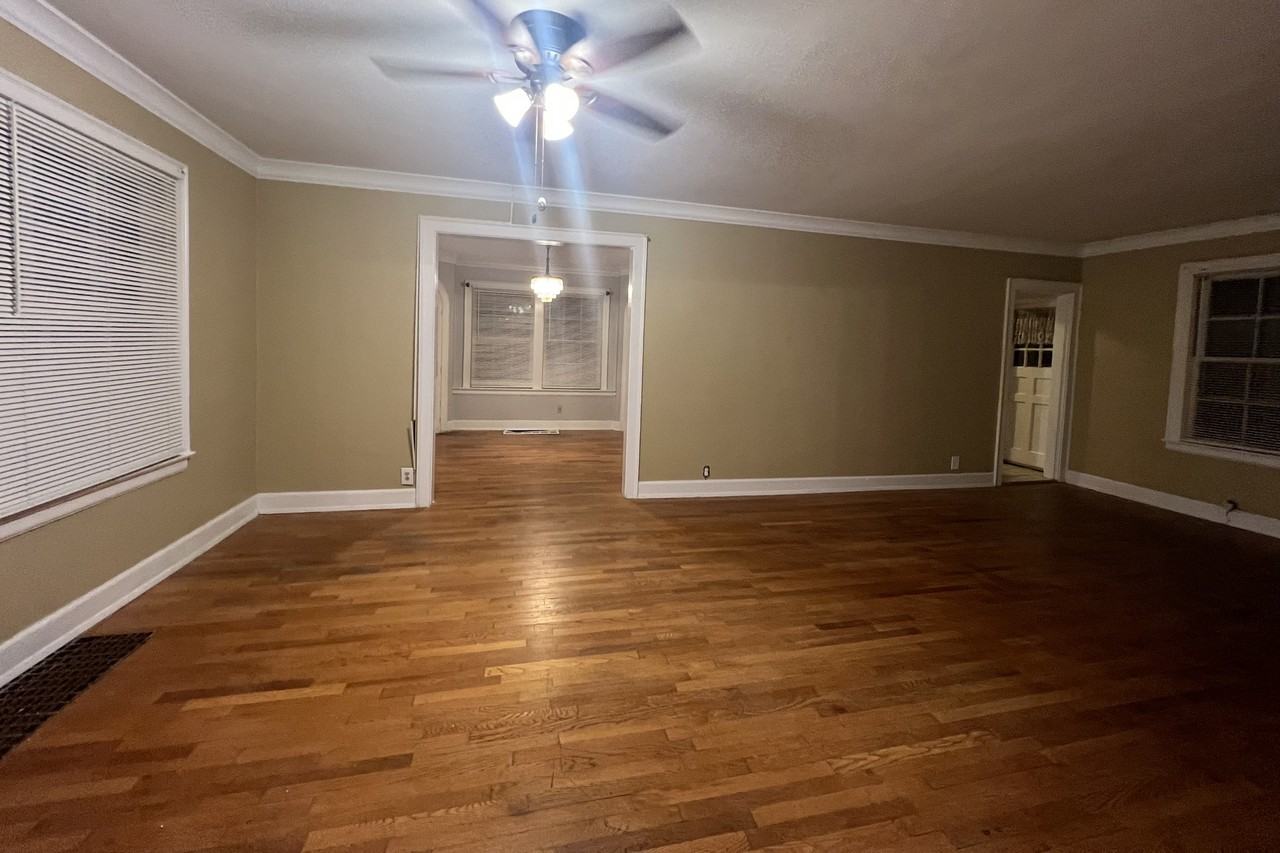 1295 Sw Randolph Ave - Photo 2 of 20