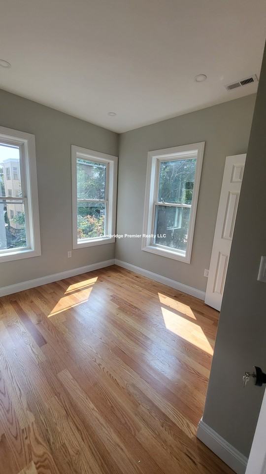 Thornton St #1 - Photo 7 of 20