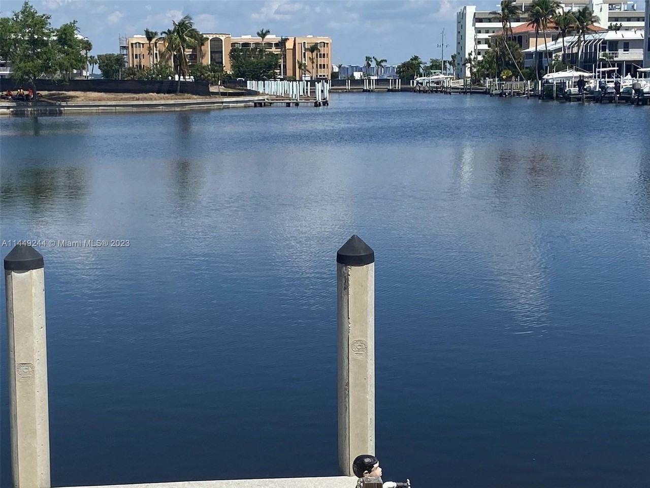 1524 Columbian Dr - Photo 7 of 39