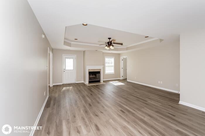 4281 Hathaway Ln - Photo 3 of 16