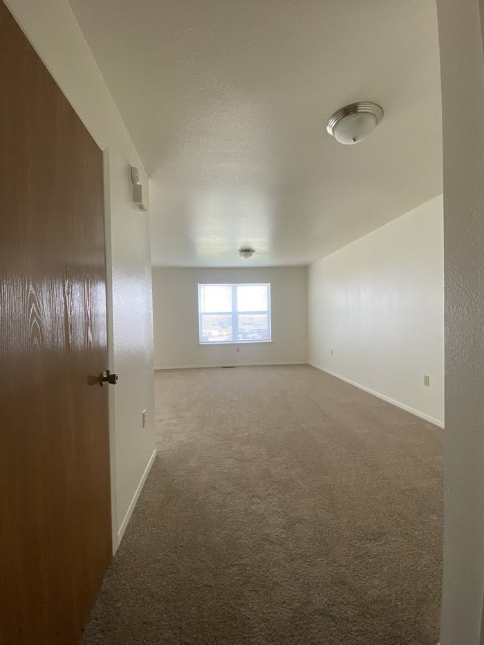 354 Norbeck Ct - Photo 2 of 7