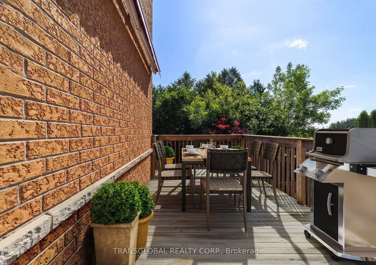 341 Bathurst Glen Drive - Photo 3 of 13