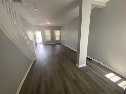 1378 Whitman Ave - Photo 3 of 11