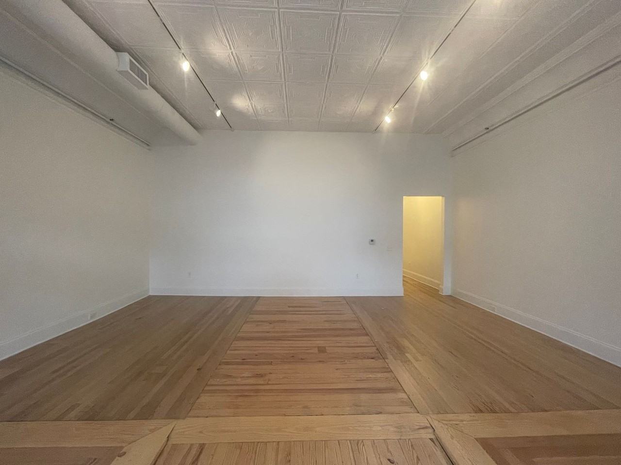 576 Mulberry St - Photo 3 of 12