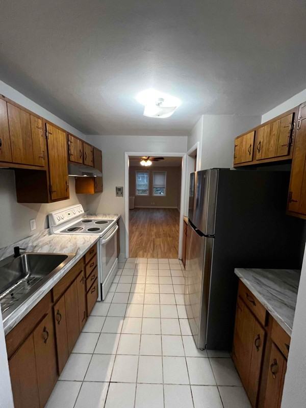 5098 Main St #E - Photo 4 of 14