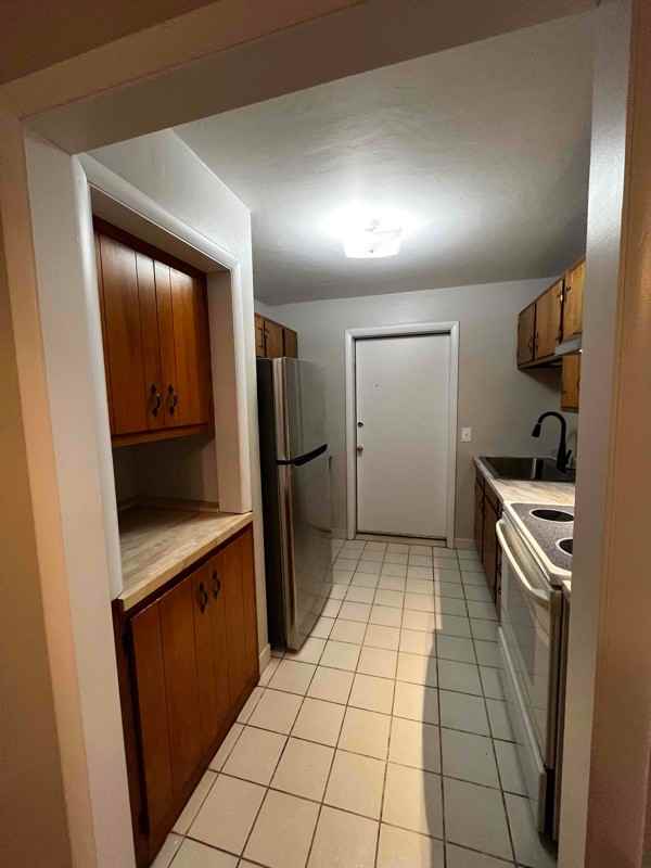 5098 Main St #E - Photo 5 of 14