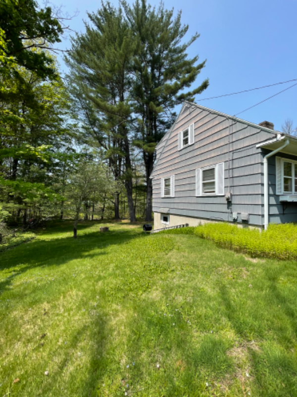 425 E River Rd - Photo 3 of 23