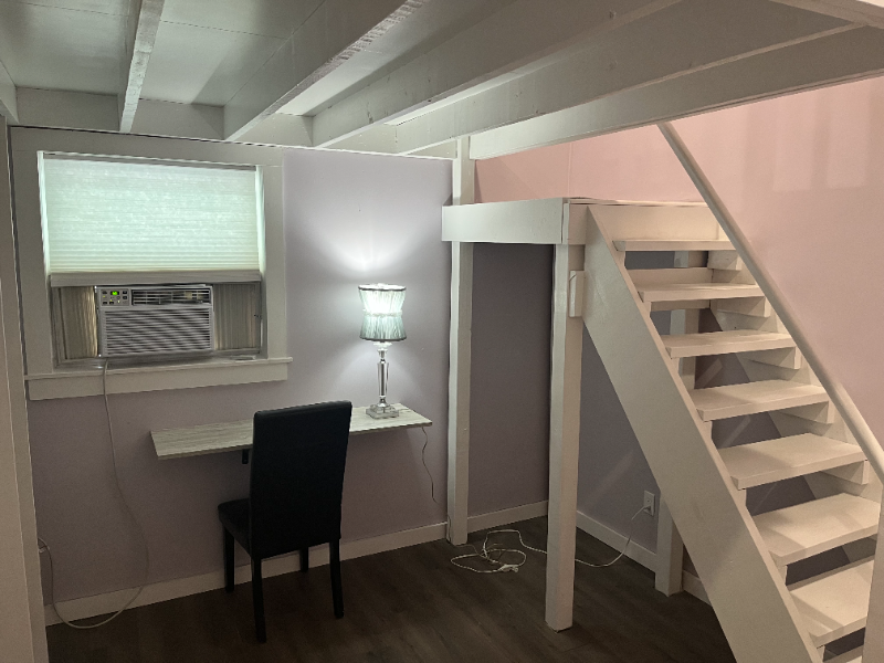 105 E Van Vleek St - Photo 3 of 8