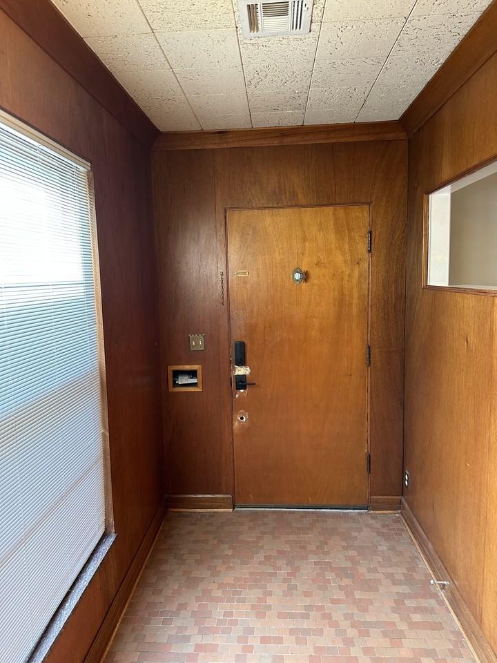 1013 Northwest 40th Street - Photo 2 of 15