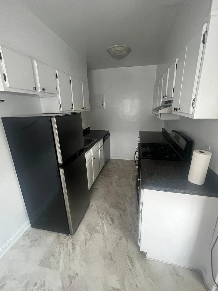 177 Gilder Street - Photo 2 of 4