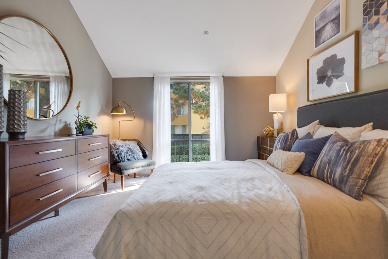 Americana Apartments - Photo 6 of 34