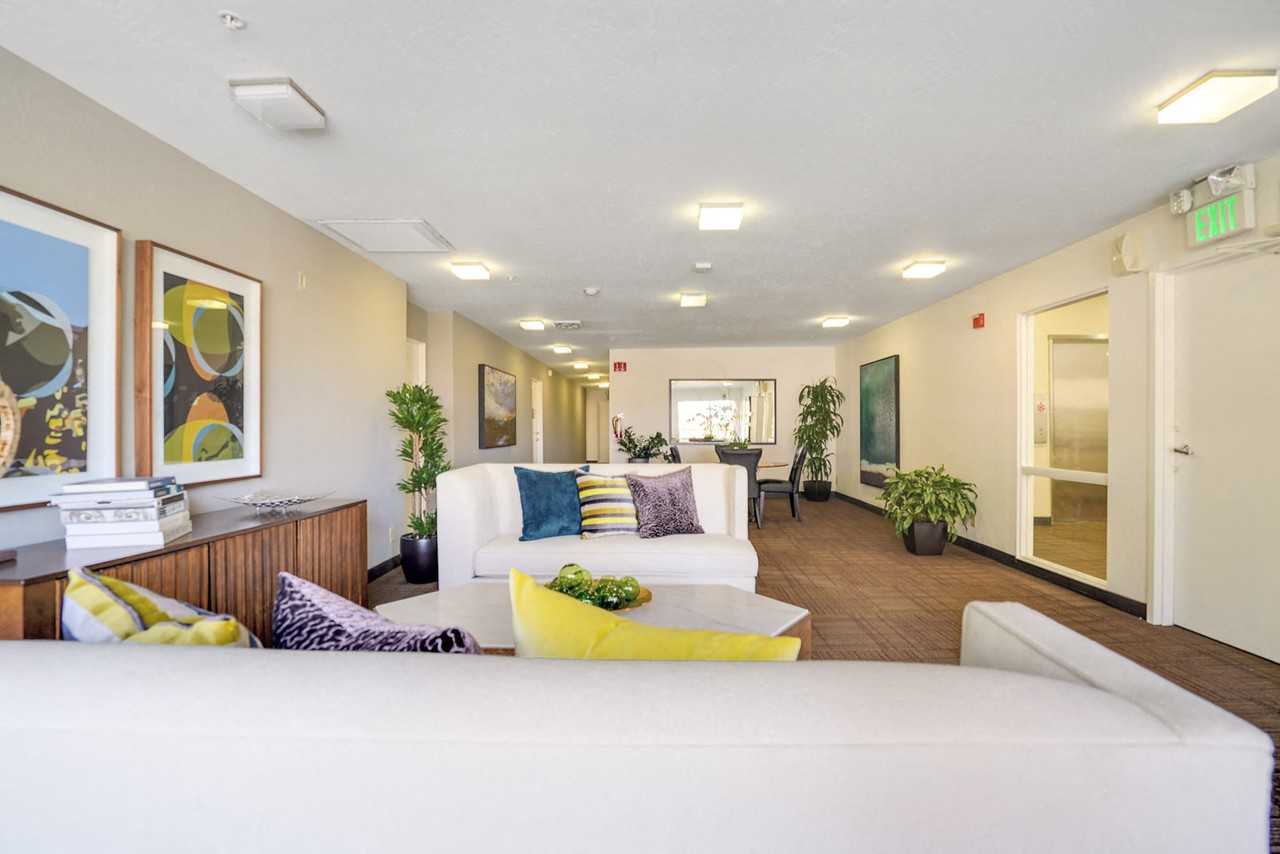 Americana Apartments - Photo 7 of 34