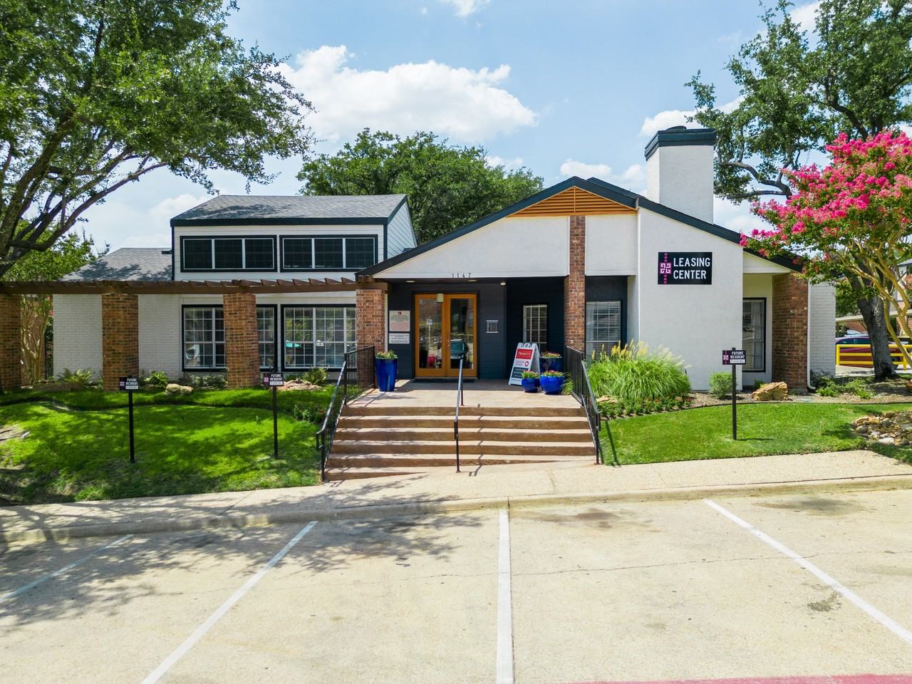 Trinity Apartments - Photo 4 of 37