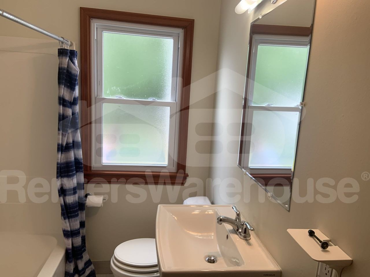 2735 Blackstone Ave - Photo 3 of 10