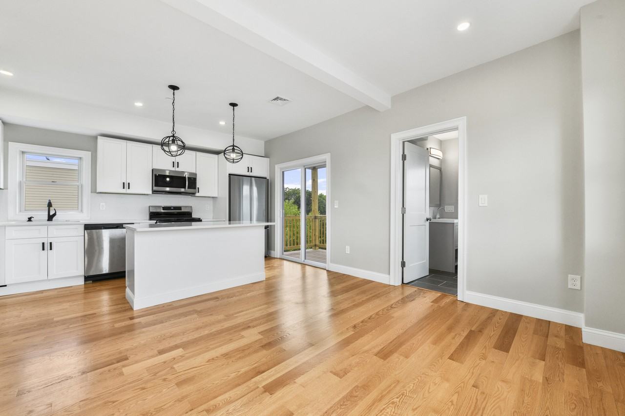 284 Maverick St #3 - Photo 2 of 11