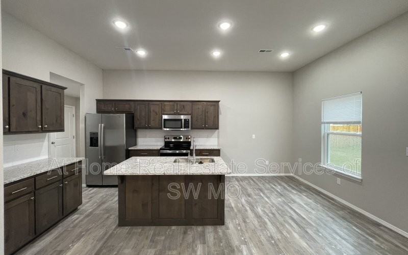 252 Rabbit Run Ct - Photo 2 of 13