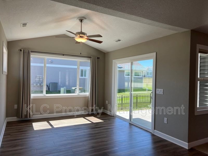 2301 E Redmond Ave - Photo 3 of 22