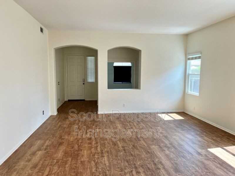 41423 Temeku Dr - Photo 5 of 34