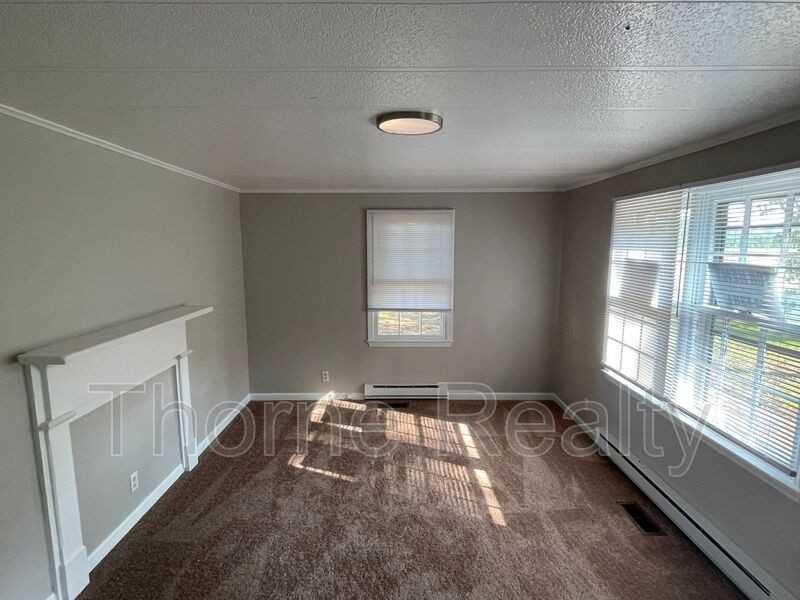 603 Mae St - Photo 2 of 10