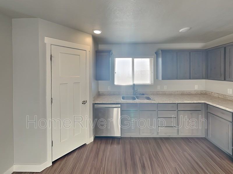 8192 N Boulder Ln - Photo 7 of 23