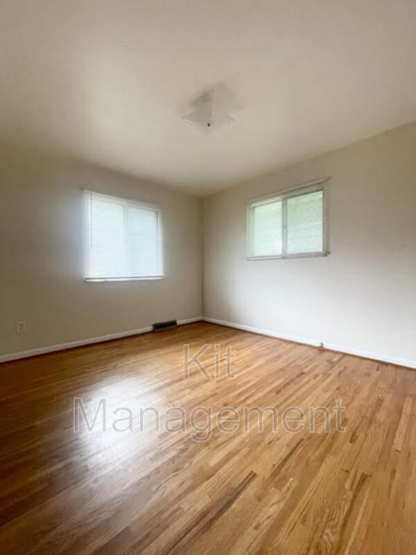 5219 Jackman Rd - Photo 5 of 6