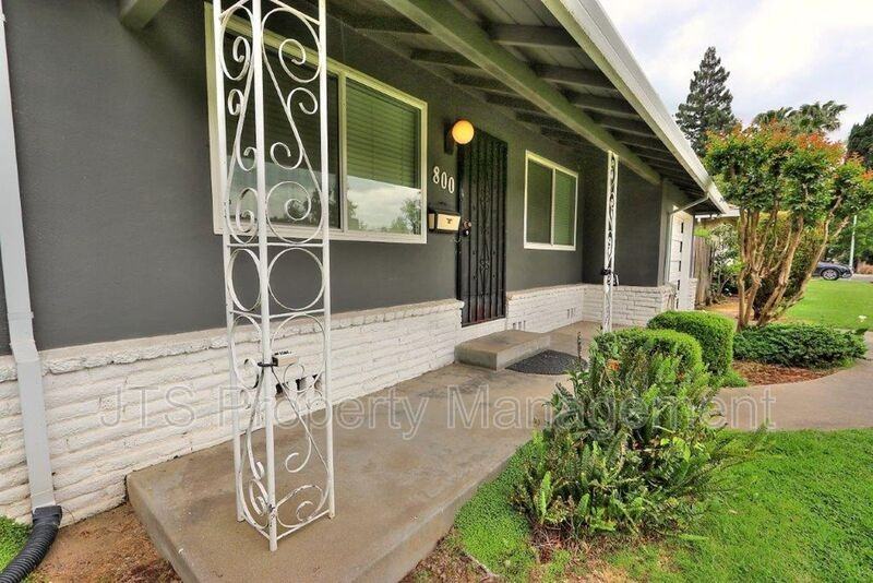 800 Riverview Ct - Photo 2 of 22