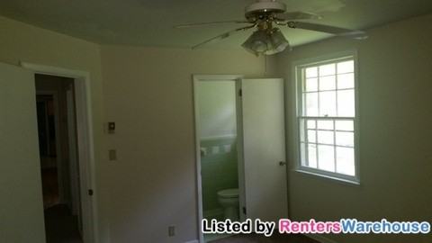 131 Saratoga Dr - Photo 2 of 8