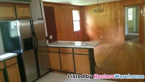 131 Saratoga Dr - Photo 3 of 8