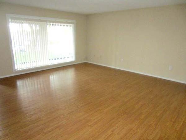 228 E 45th St - Photo 2 of 8