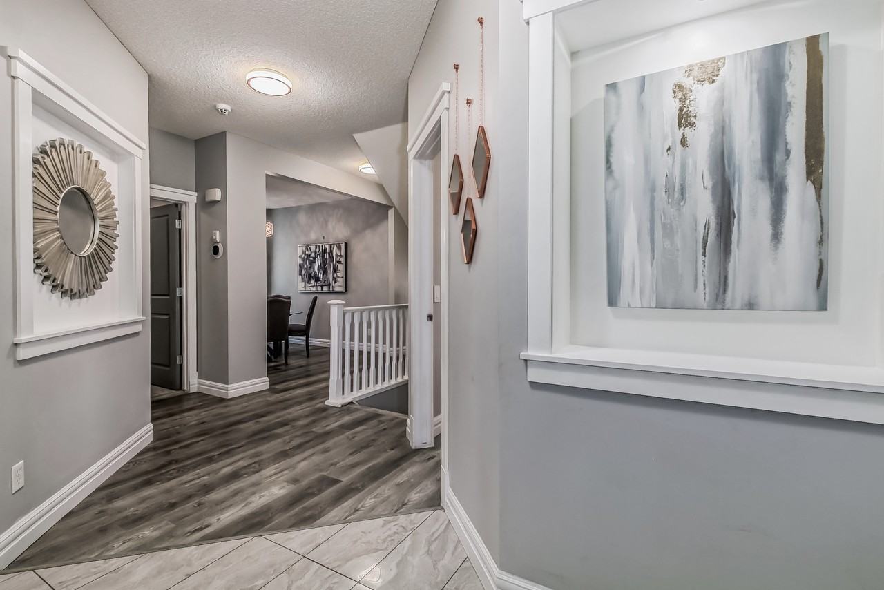 232 Silverado Boulevard Southwest - Photo 3 of 20