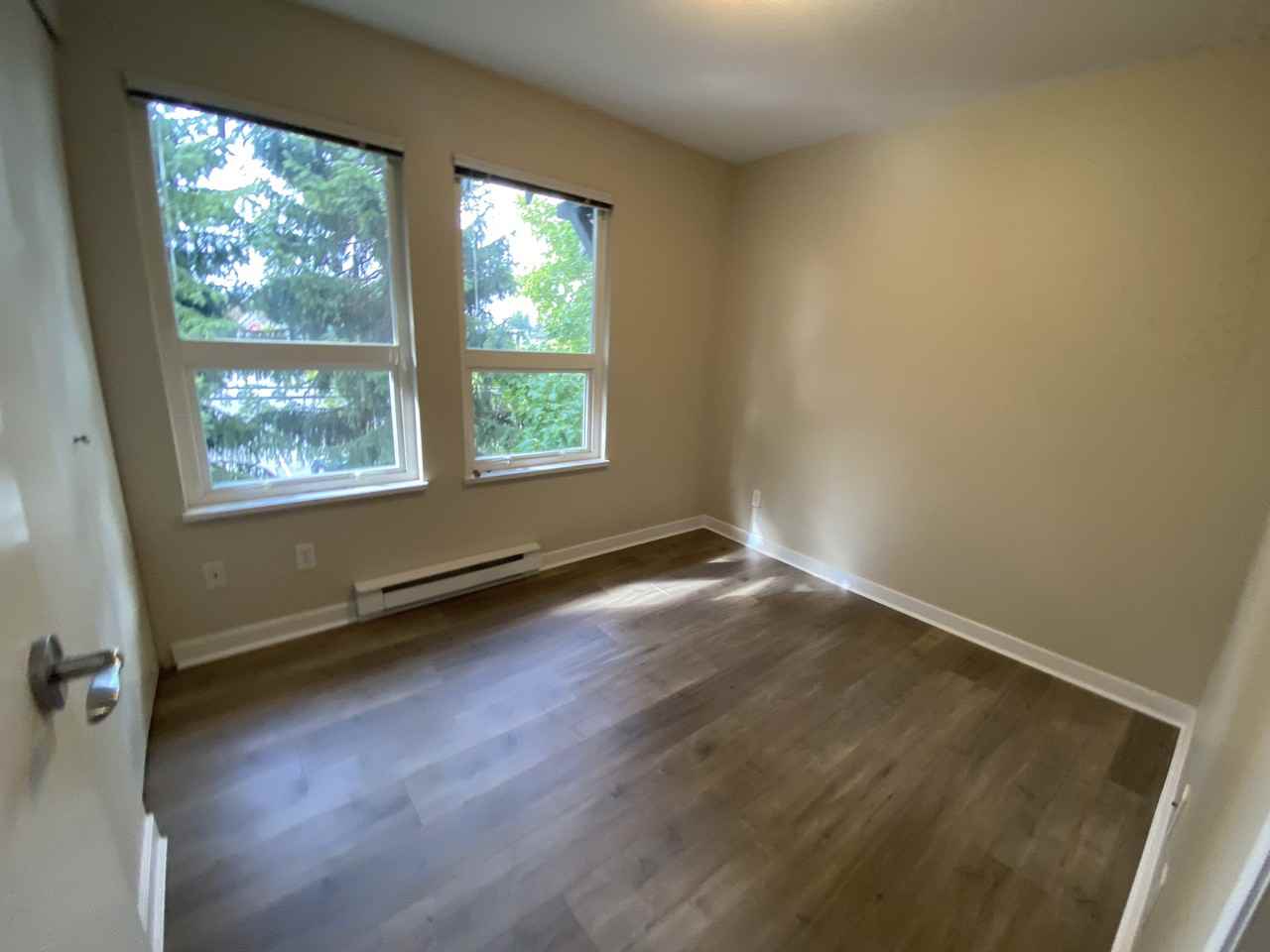 7833 Heather St - Photo 3 of 20