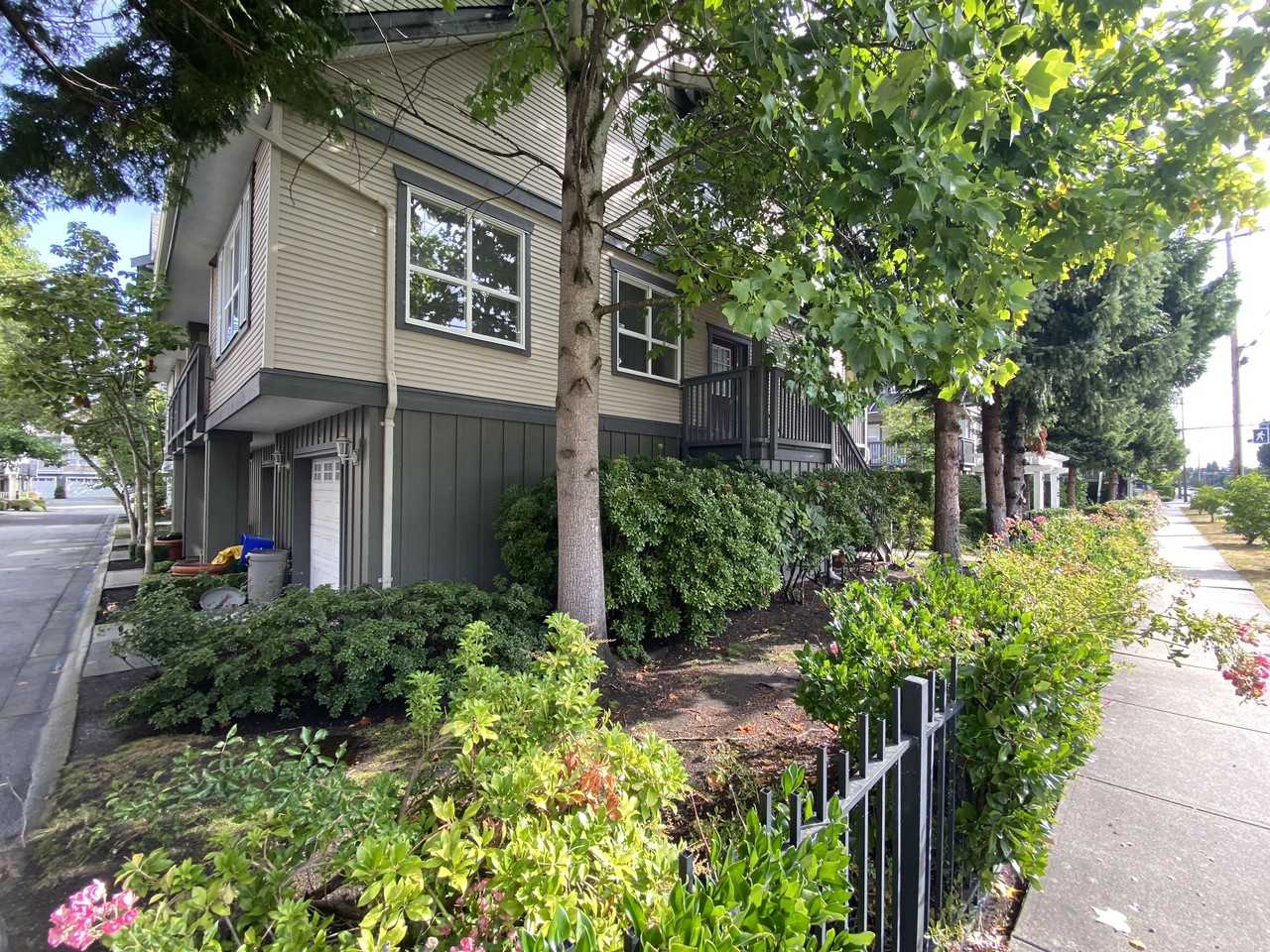 7833 Heather St - Photo 2 of 20