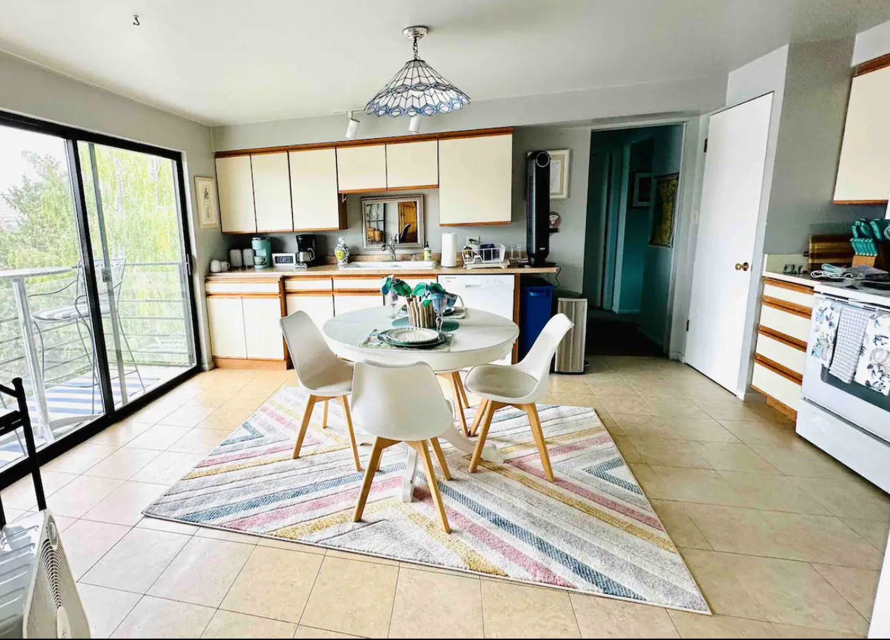 3214 Fuhrman Ave E - Photo 3 of 25